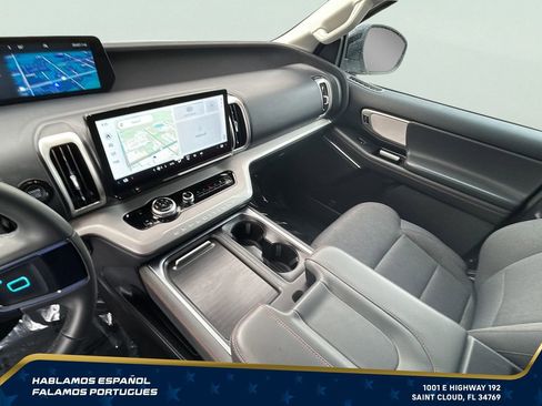 Used 2025 Ford Expedition Max Active AWD/4WD image 21