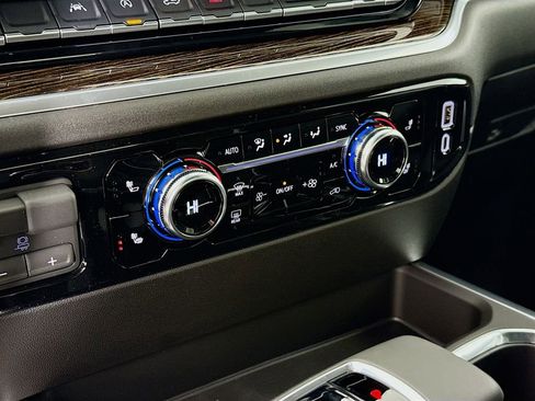 New 2026 GMC Sierra 1500 Elevation image 18