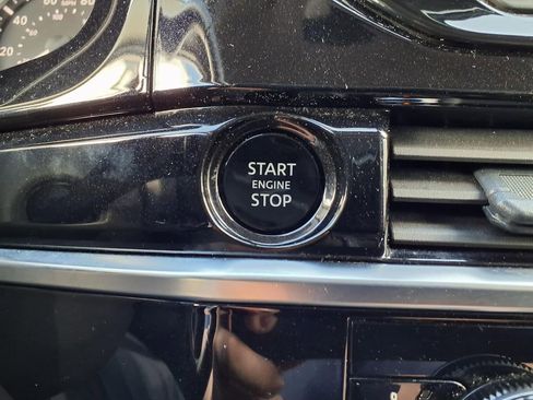 Used 2025 Nissan Pathfinder SV AWD/4WD image 8