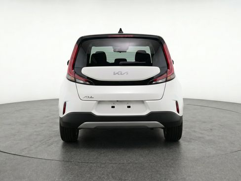 Used 2025 Kia Soul LX w/ LX Technology Package FWD image 7