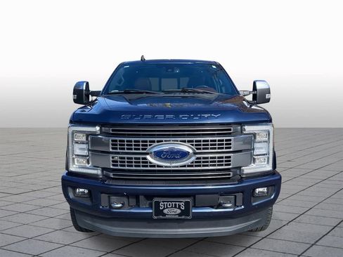 Used 2019 Ford F250 Platinum w/ Platinum Ultimate Package image 2