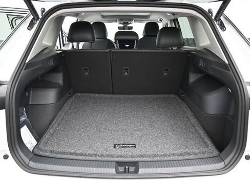 New 2026 Volkswagen Tiguan SE AWD/4WD image 12