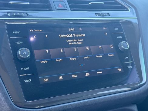 Used 2019 Volkswagen Tiguan SE w/ Panoramic Sunroof Package image 19