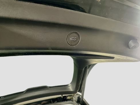 Used 2021 Tesla Model Y Long Range AWD/4WD image 29