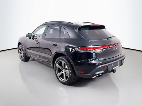 Certified 2025 Porsche Macan AWD/4WD image 3