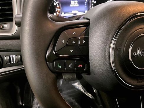 Used 2021 Jeep Renegade Latitude image 20