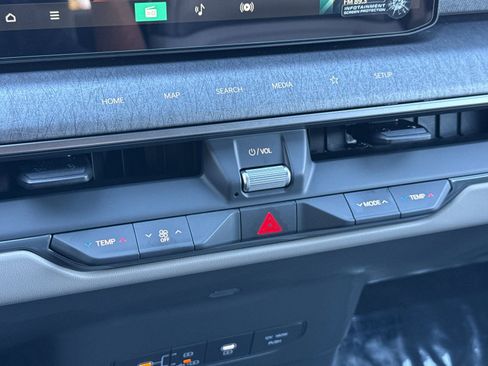 New 2026 Kia EV9 Wind image 24