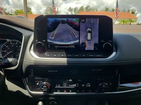 Used 2023 Nissan Rogue SL w/ SL Premium Package FWD image 27