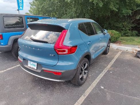 Used 2023 Volvo XC40 B5 Plus AWD/4WD image 11