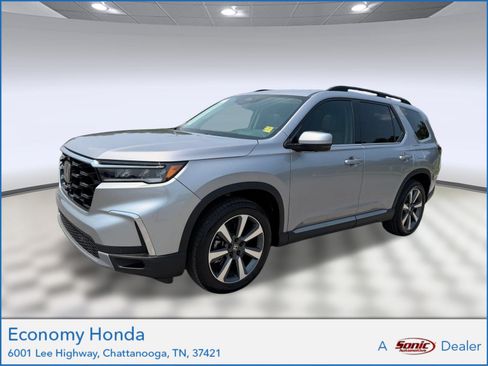 Used 2025 Honda Pilot Elite image 1
