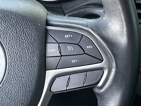 Used 2018 Jeep Grand Cherokee Limited AWD/4WD image 15