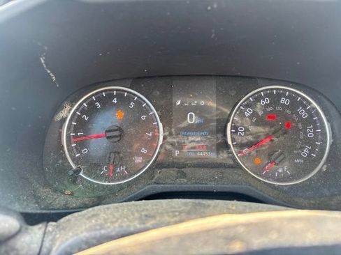 Used 2022 Toyota RAV4 LE AWD/4WD image 9