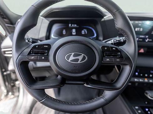 Used 2025 Hyundai Elantra Sport FWD image 15