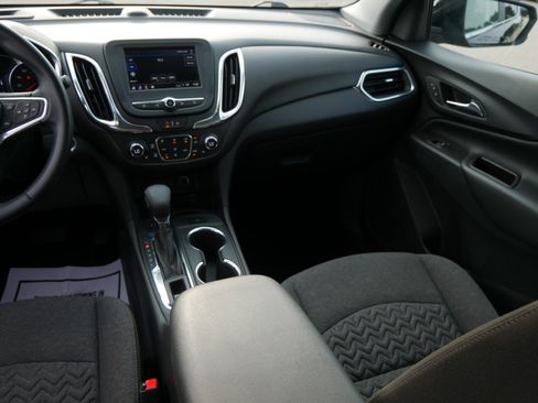 Used 2023 Chevrolet Equinox LT AWD/4WD image 11