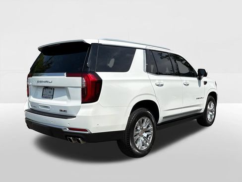 Used 2025 GMC Yukon Denali w/ Sun & Power Step Package AWD/4WD image 4