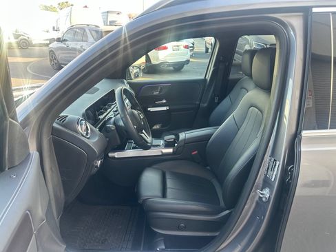Used 2021 Mercedes-Benz GLB 250 image 2