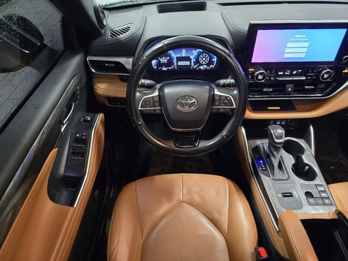 Used 2023 Toyota Highlander Platinum image 27