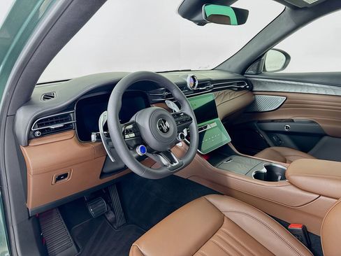 New 2025 Maserati Grecale GT image 11