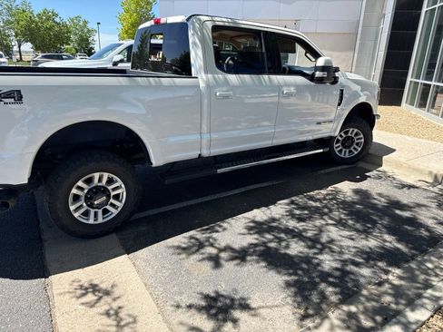 Used 2019 Ford F350 Lariat w/ Lariat Value Package AWD/4WD image 4
