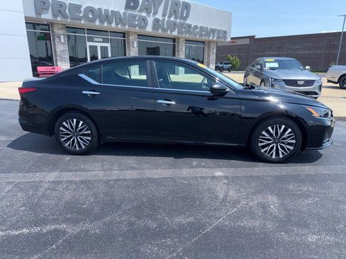 Used 2025 Nissan Altima 2.5 SV FWD image 1