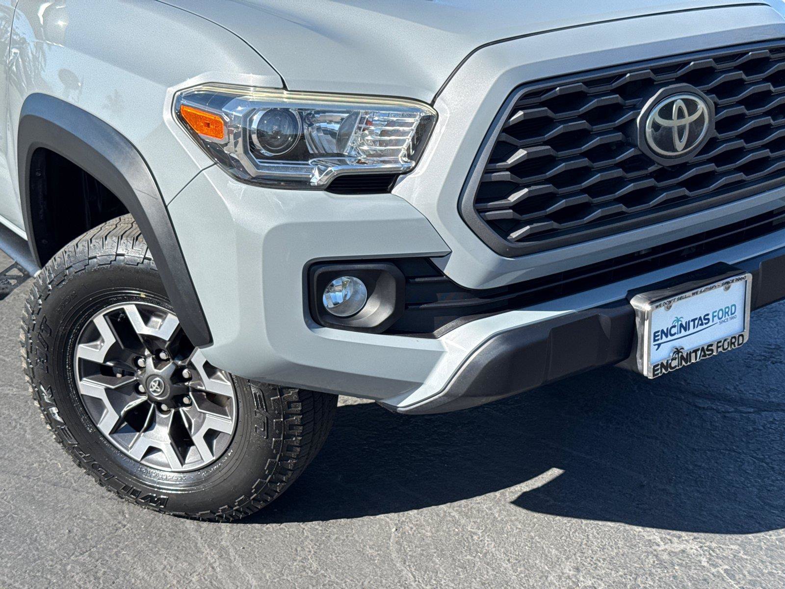 Used 2020 Toyota Tacoma TRD Off-Road w/ Technology Package AWD/4WD image 3