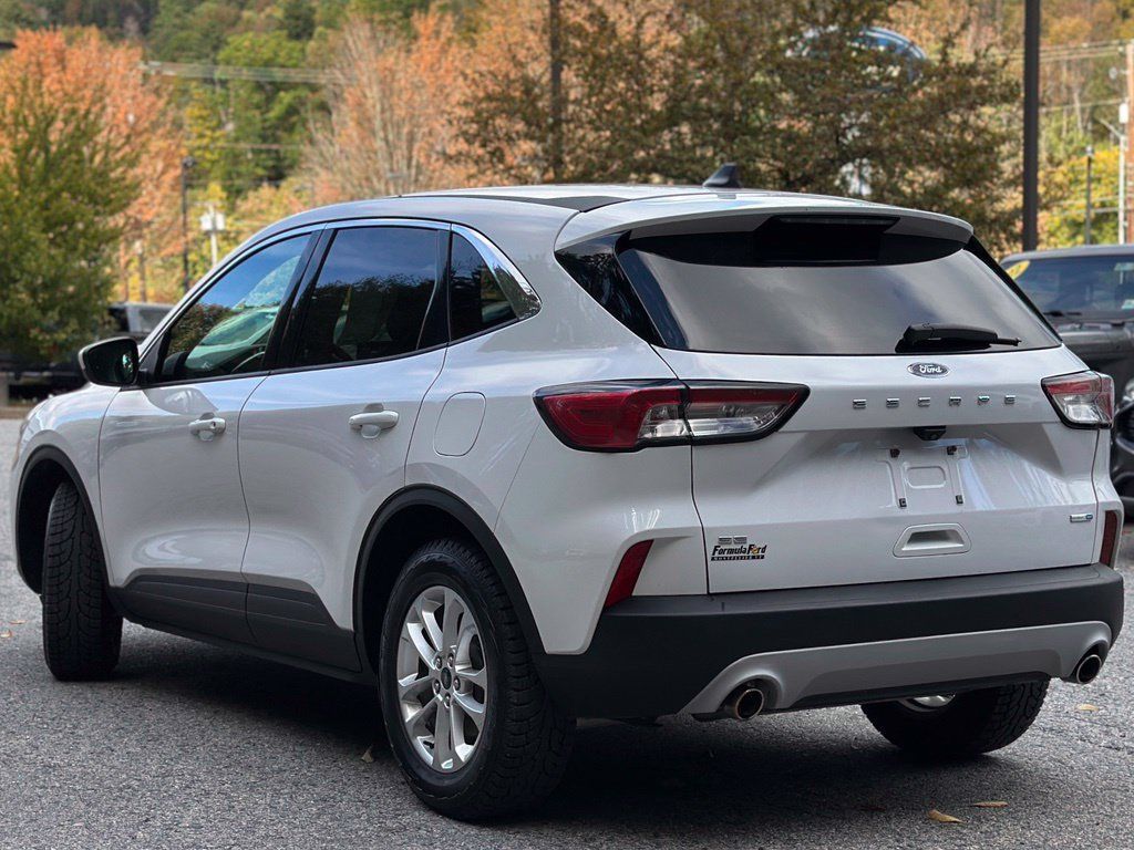 Used 2020 Ford Escape SE AWD/4WD image 3