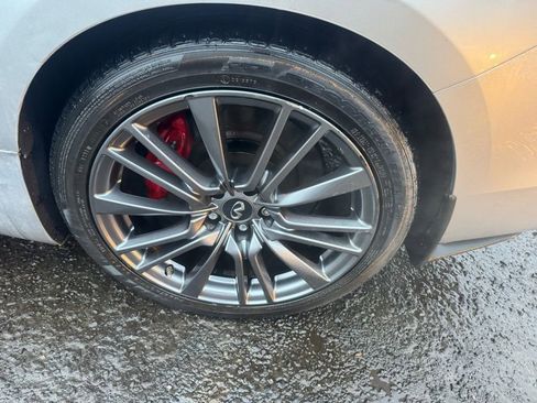 Used 2017 INFINITI Q60 Red Sport 400 image 22