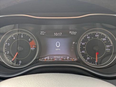 Used 2019 Jeep Cherokee Limited image 14