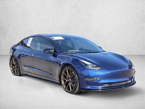 Used 2021 Tesla Model 3 Performance image 3