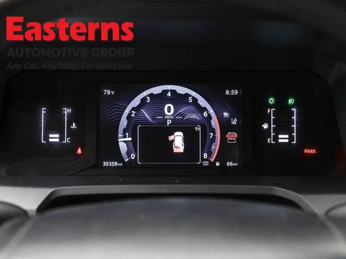 Used 2025 Toyota 4Runner SR5 AWD/4WD image 17
