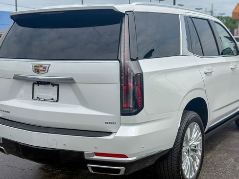 Used 2025 Cadillac Escalade Premium Luxury AWD/4WD image 23