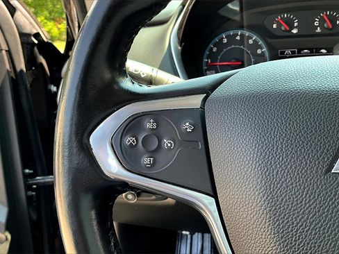 Used 2021 Chevrolet Traverse LT image 11