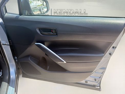 Used 2024 Toyota Corolla Cross LE FWD image 32