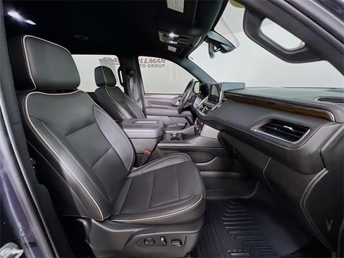 Used 2022 Chevrolet Suburban Premier image 41