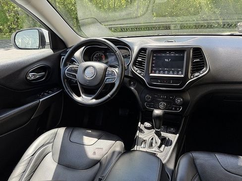 Used 2021 Jeep Cherokee Latitude Lux w/ Comfort/Convenience Group AWD/4WD image 11