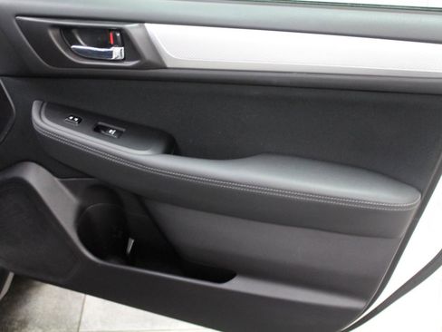 Used 2017 Subaru Outback 2.5i Premium image 22