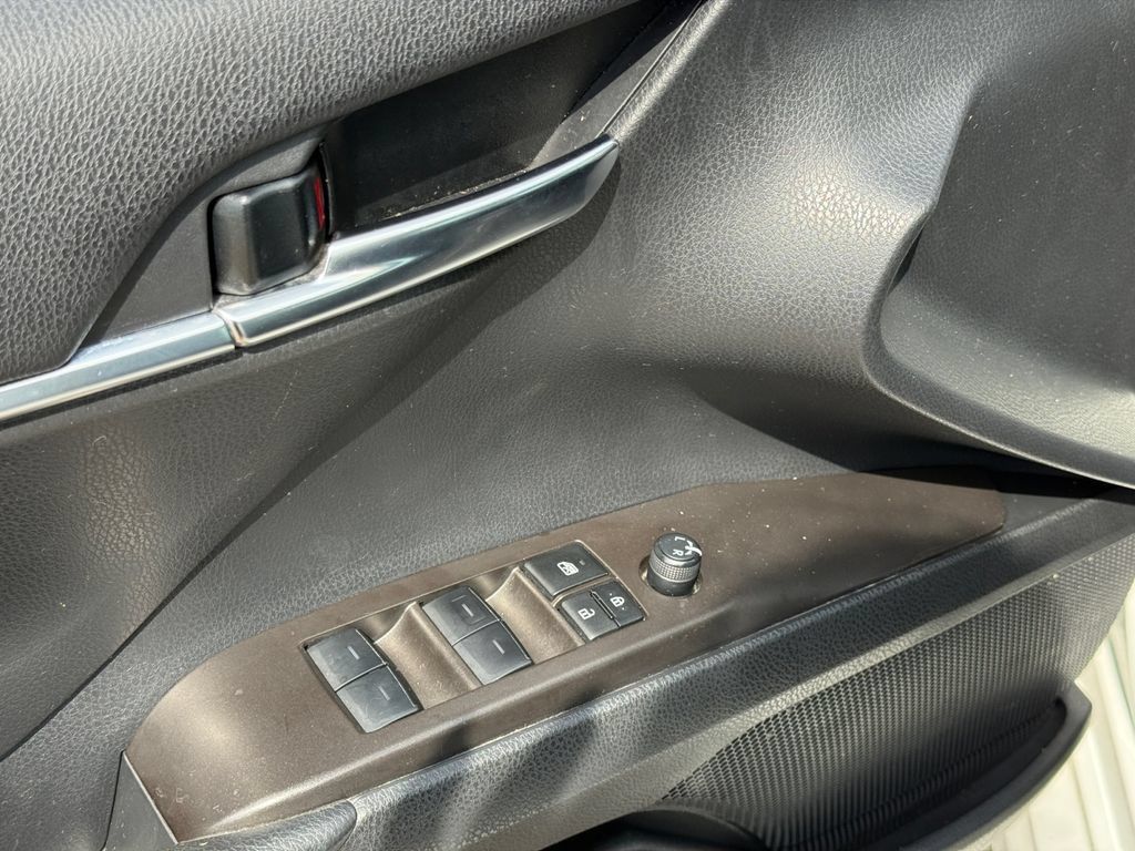 Used 2024 Toyota Camry SE FWD image 20