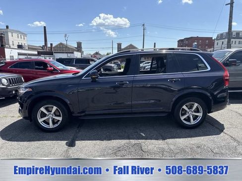 Used 2019 Volvo XC90 T5 Momentum w/ Multimedia Package AWD/4WD image 11