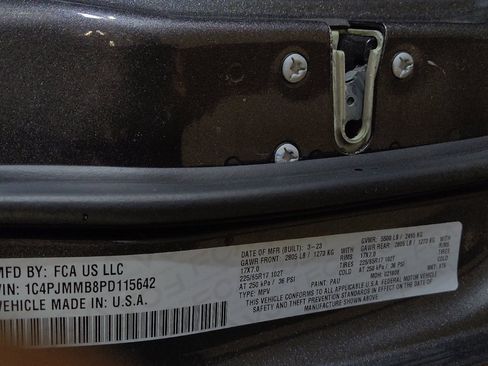 Used 2023 Jeep Cherokee Altitude Lux image 33