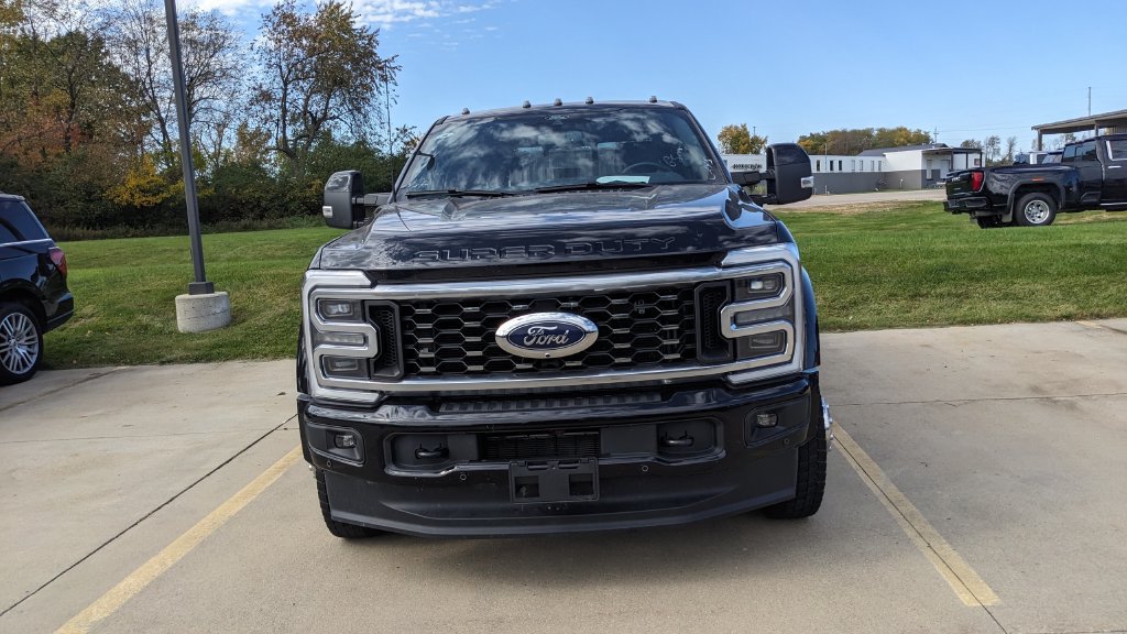 Used 2025 Ford F450 Platinum w/ FX4 Off-Road Package AWD/4WD image 8