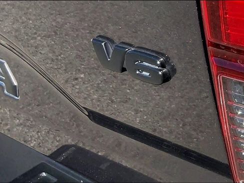 Used 2019 Toyota Tacoma TRD Off-Road image 30