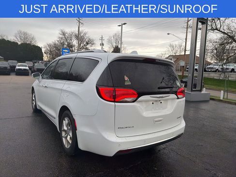 Used 2019 Chrysler Pacifica Limited image 4