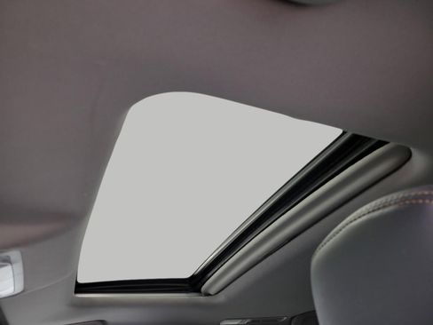 Used 2014 Toyota Highlander XLE image 24