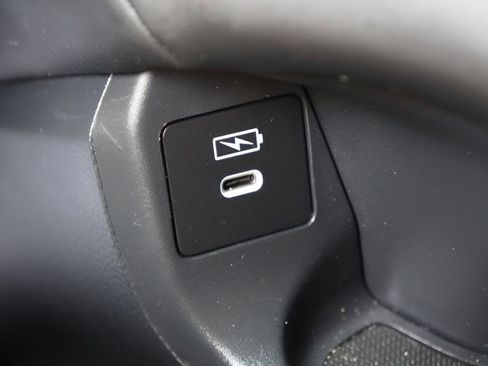 Used 2025 Honda HR-V LX image 29