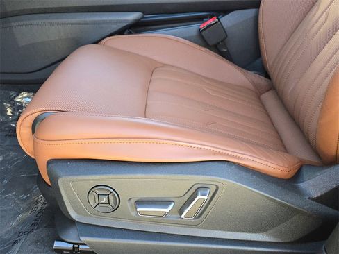 Certified 2022 Audi e-tron Chronos image 17