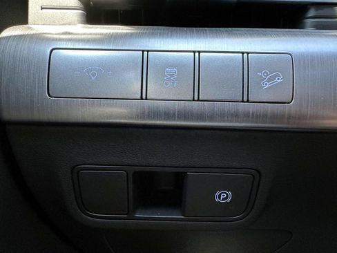 Used 2024 Hyundai Kona SEL w/ Convenience Package AWD/4WD image 16