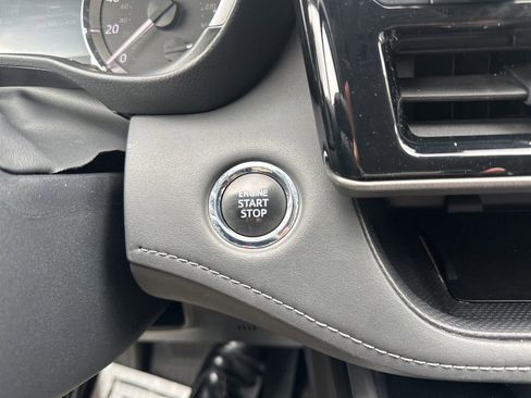 Used 2023 Toyota Highlander XLE image 18