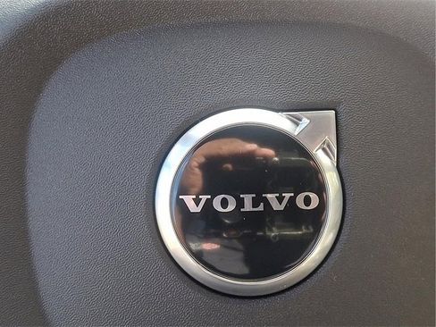 New 2026 Volvo XC90 B6 Plus w/ Protection Package Premier image 12