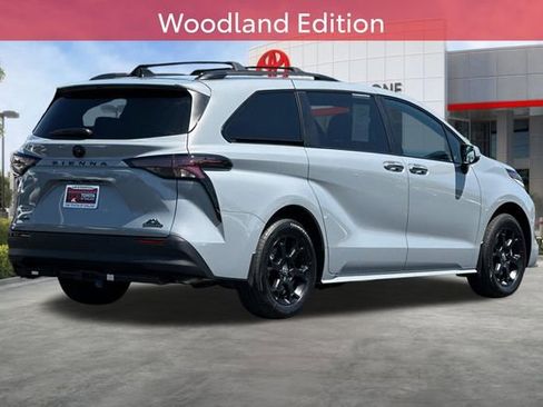 Used 2026 Toyota Sienna XLE Woodland Edition AWD/4WD image 5