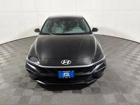 Used 2024 Hyundai Elantra SEL FWD image 3